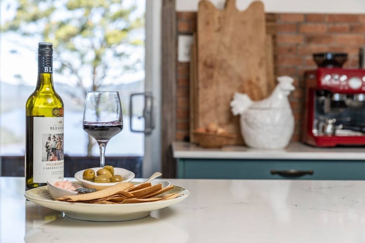 Shallow Bay’s ‘Wattaview’ – Stunning Country Home gallery image 5