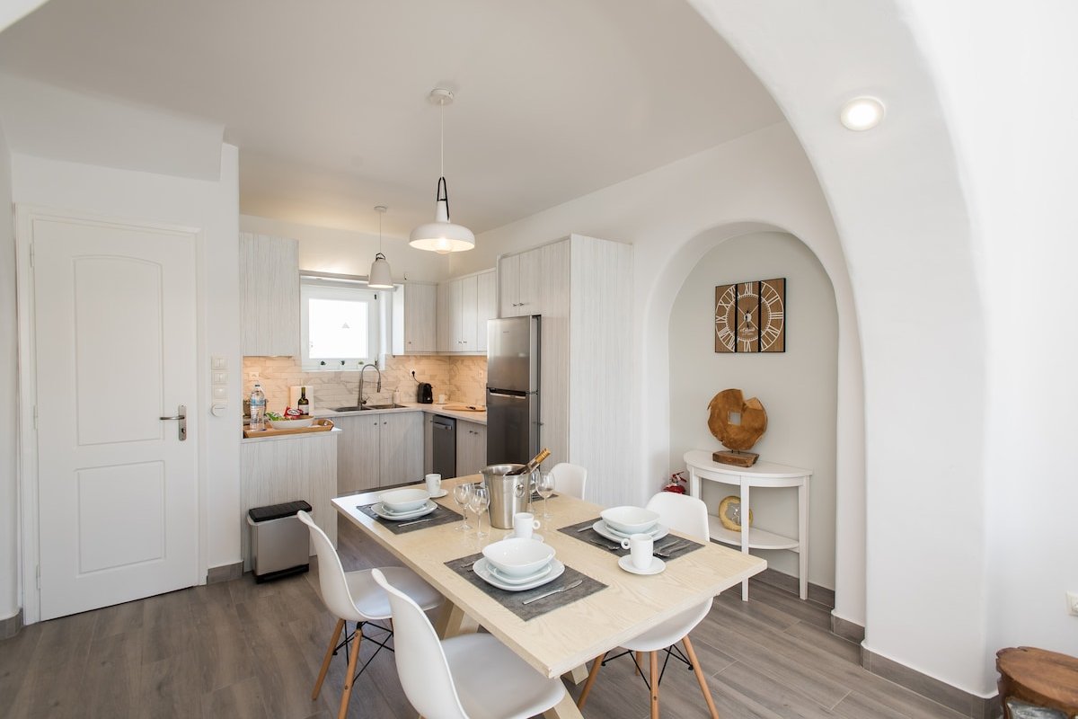 TIFFANY VILLAS- 2 Private villas with sea views gallery image 5