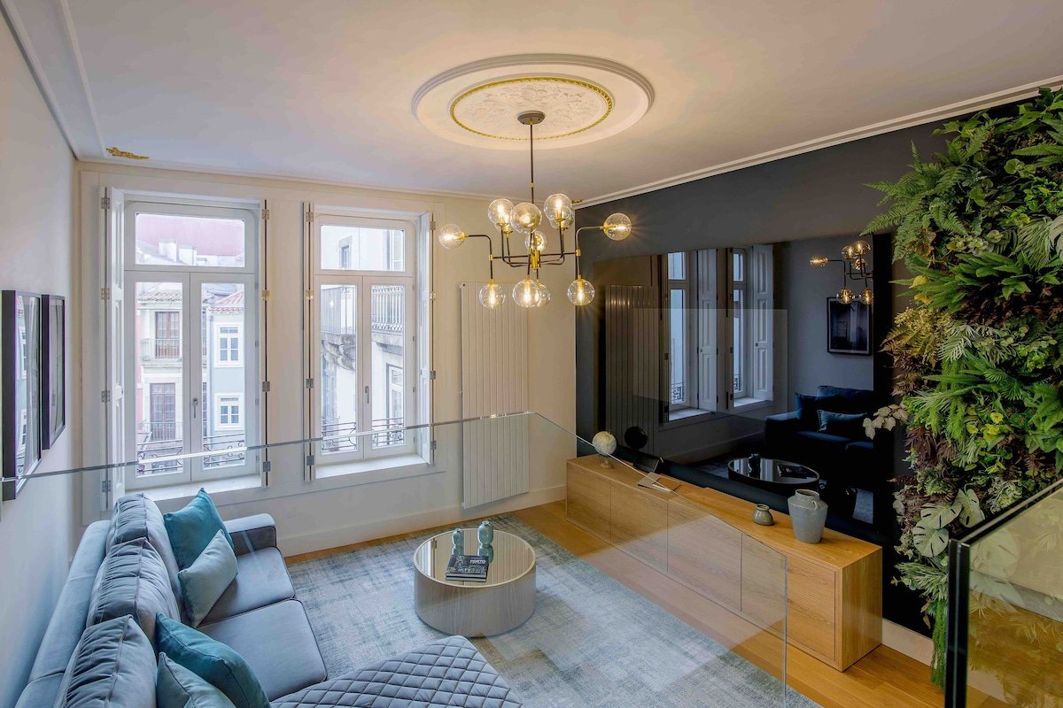 Luxury & Historic Apt-Premium Location gallery image 3