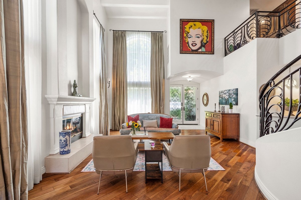 Spacious 5BR Home with Pool in Prime Sherman Oaks gallery image 4