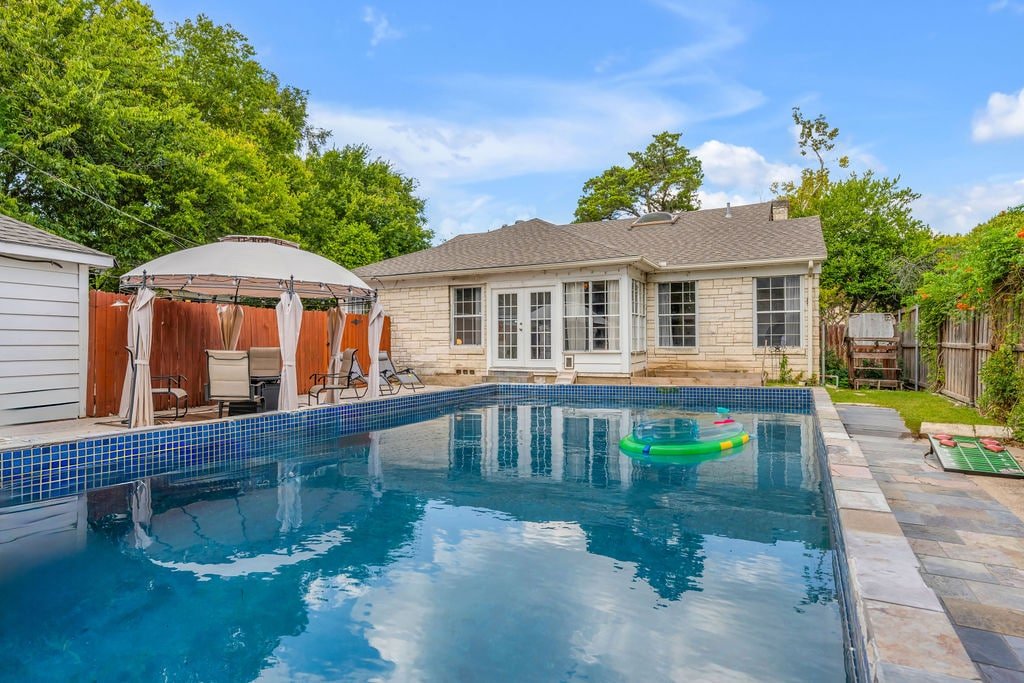 NEW Safari House! Two Primary King Bedrooms + Pool gallery image 2