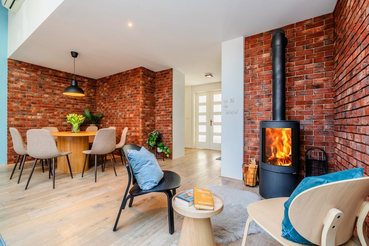 3BR 3,5bath Atelier Jacuzzi Fireplace OLD TOWN sq gallery image 5