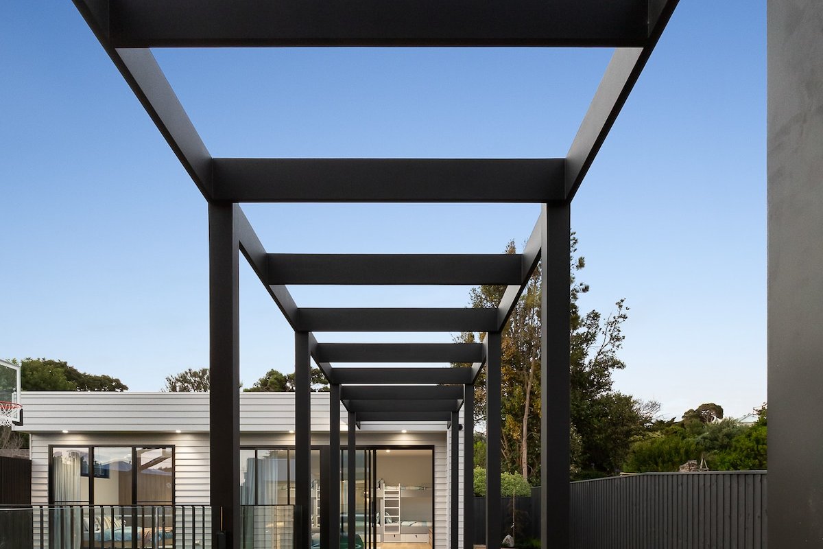 Elegant Sorrento Retreat with Pool and half Basket gallery image 5