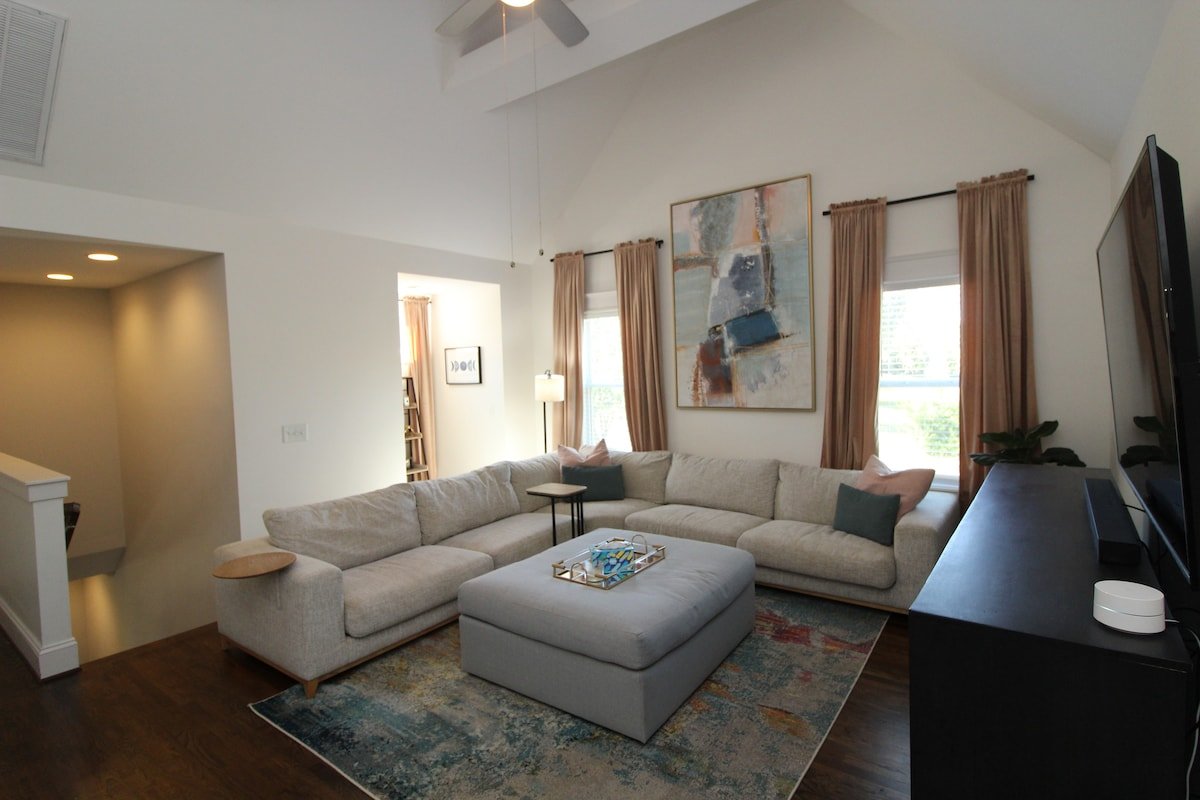 *Private Stay In East Nashville* gallery image 2