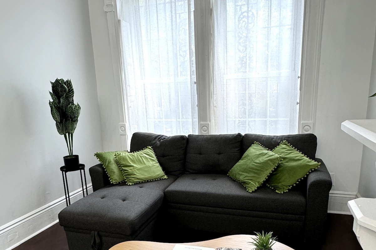 Charming Central Brooklyn Brownstone gallery image 3