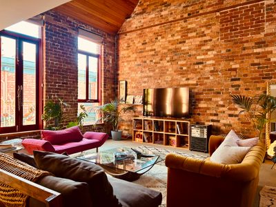 The Brick House | Fitzroy 3BR + 2Bathrooms