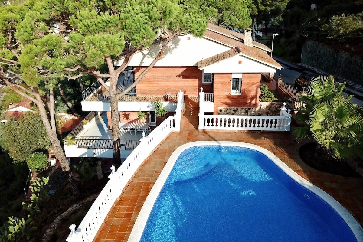 Villa Fluvia: 1200m city, swimming pool, sea view gallery image 5