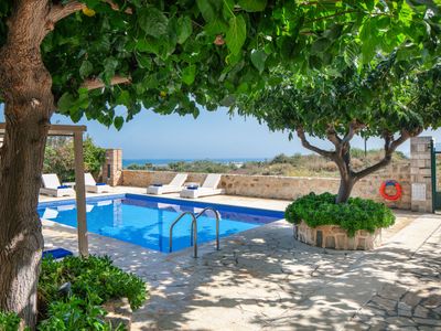 Villa Pinelopi – 350 meters away from sandy beach!