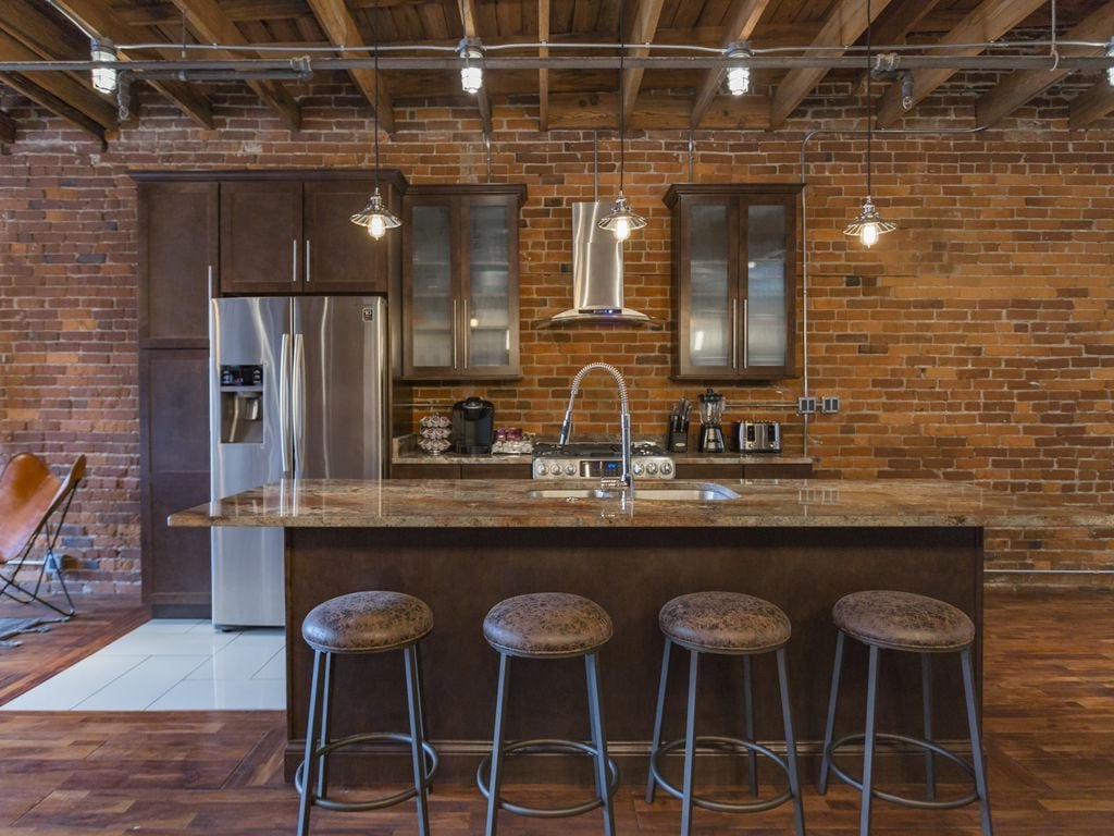 Downtown penthouse w/ pool table & lounge gallery image 4