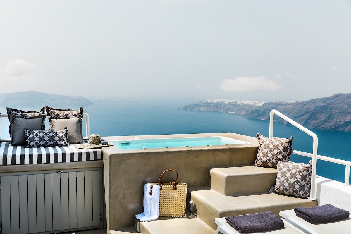 360° Caldera view Villa with hot tub & sea view gallery image 2