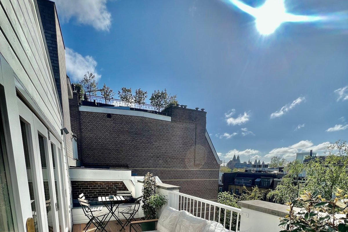 Luxury Design Loft, unique stay next to Vondelpark gallery image 3