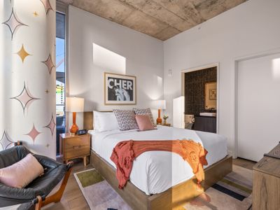 Luxe + Swanky 10BR Rainey Retreat | Rooftop Pool