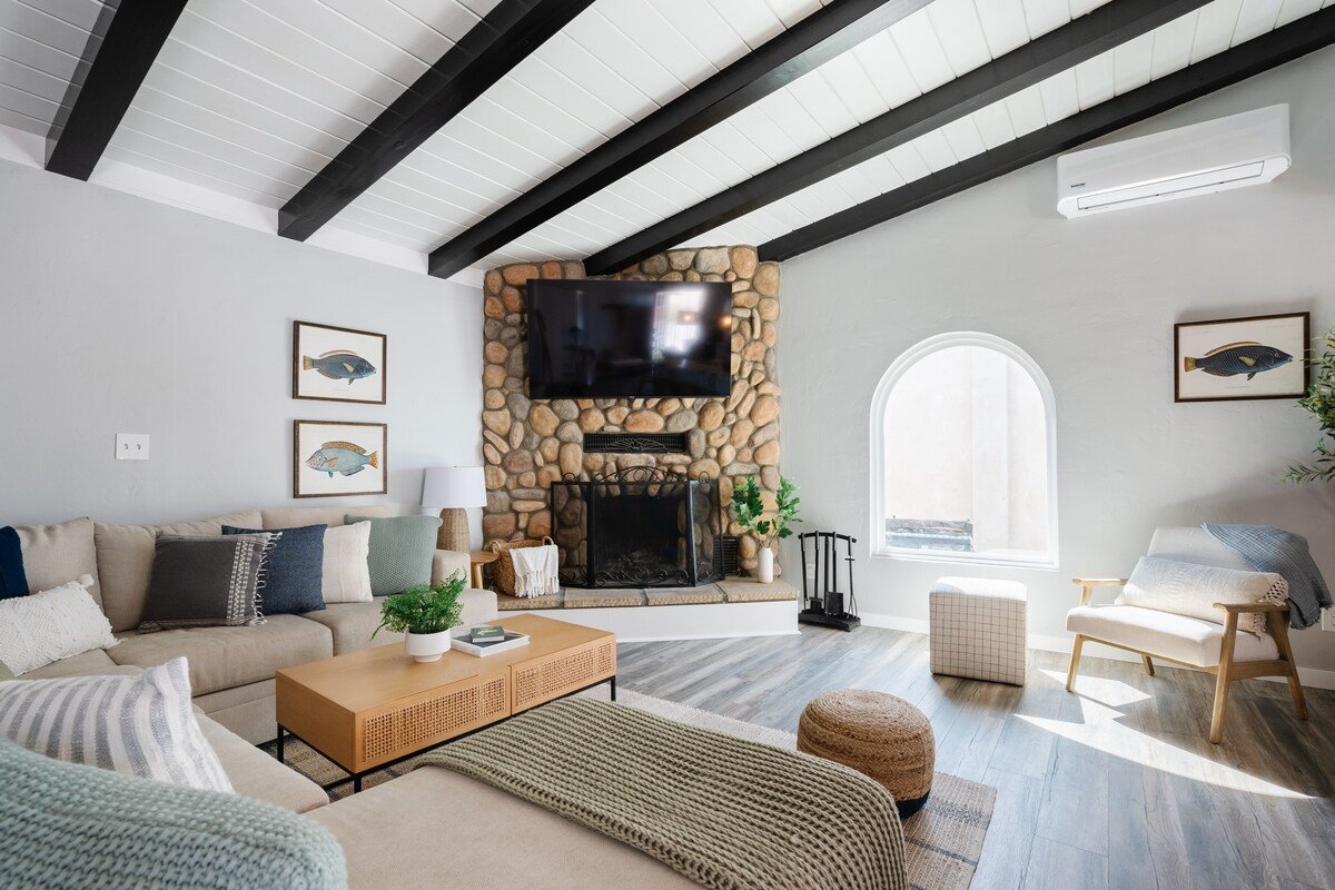 Bay Park Duplex Oasis w/ HotTub & Stunning Views! gallery image 4