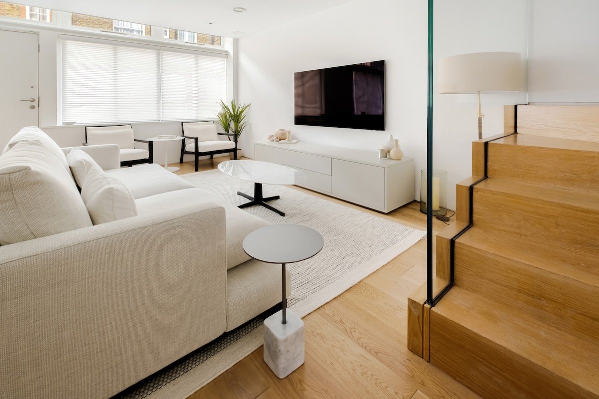 Stunning Townhouse off Bond Street & Oxford Circus gallery image 2