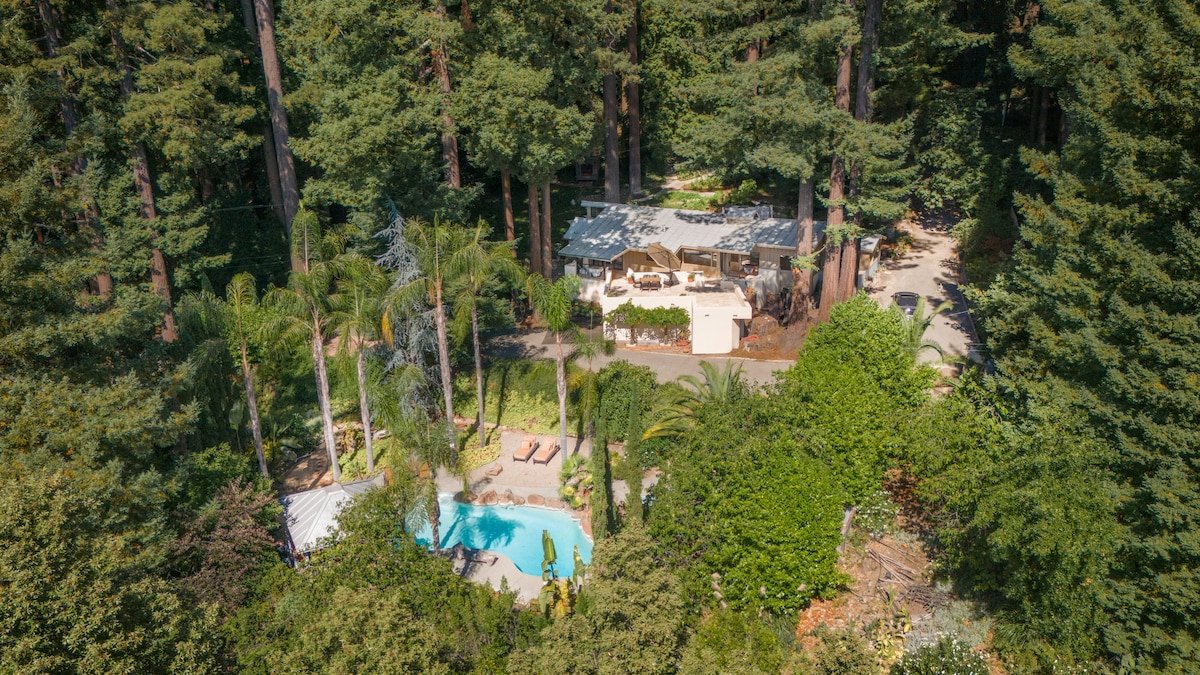 [New Special] Modern Redwood Retreat with pool gallery image 2