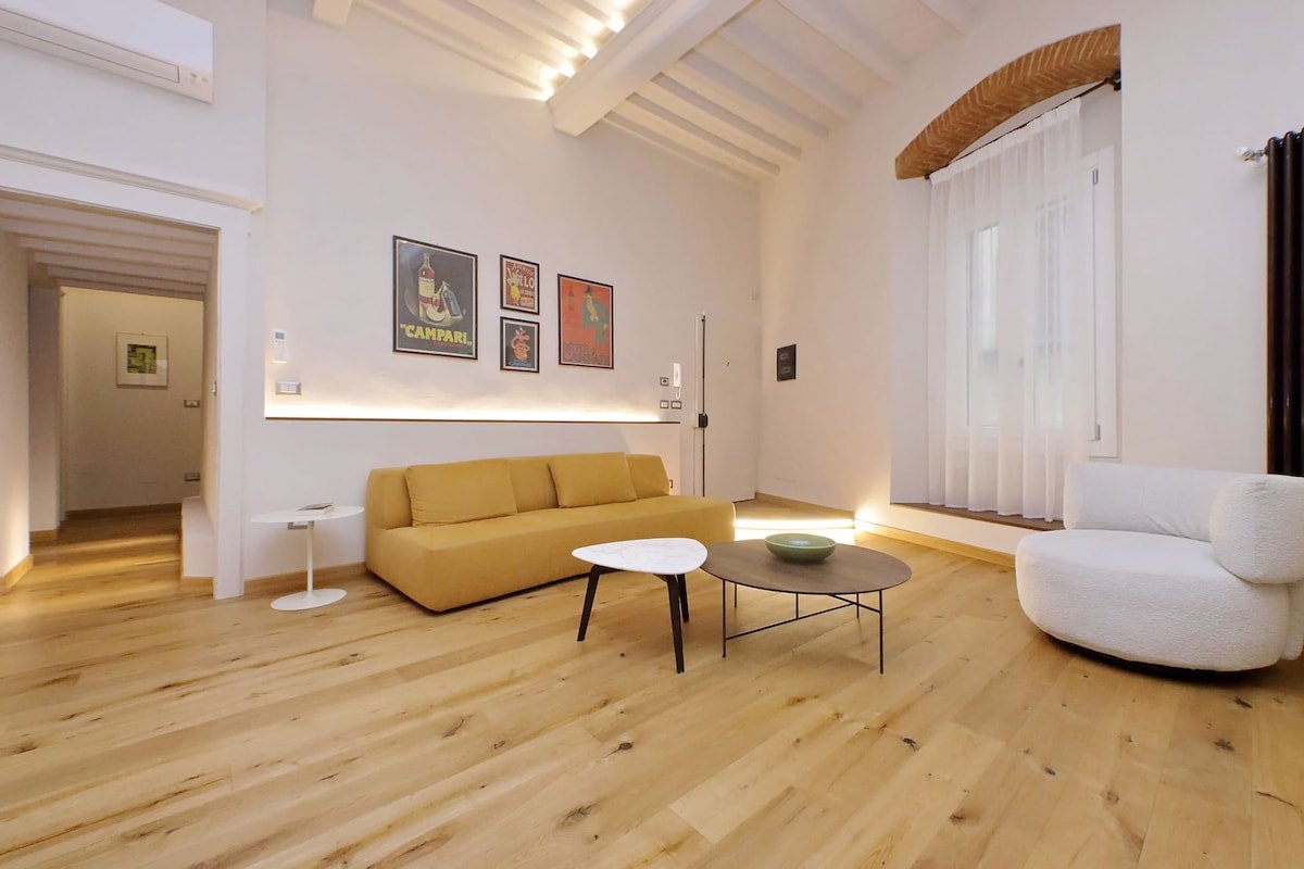 Modern & Spacious Retreat w/ Charming Expose Brick gallery image 2