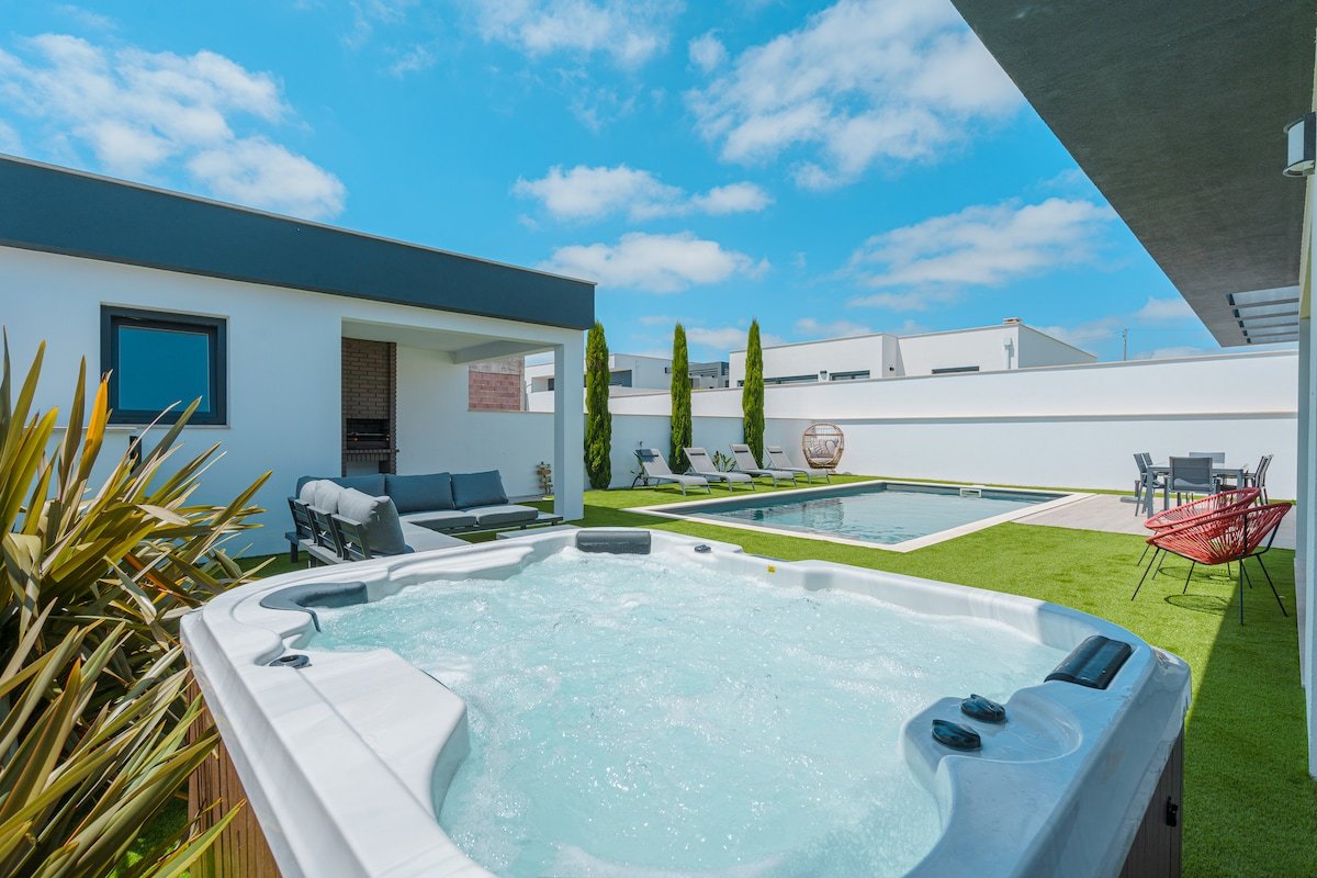 Villa Mauricio, with jacuzzi and private pool gallery image 2