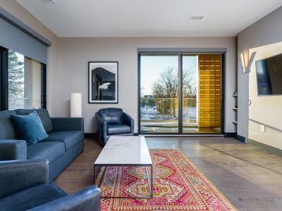 Stylish Getaway w/ Balcony & Scenic Mountain Views