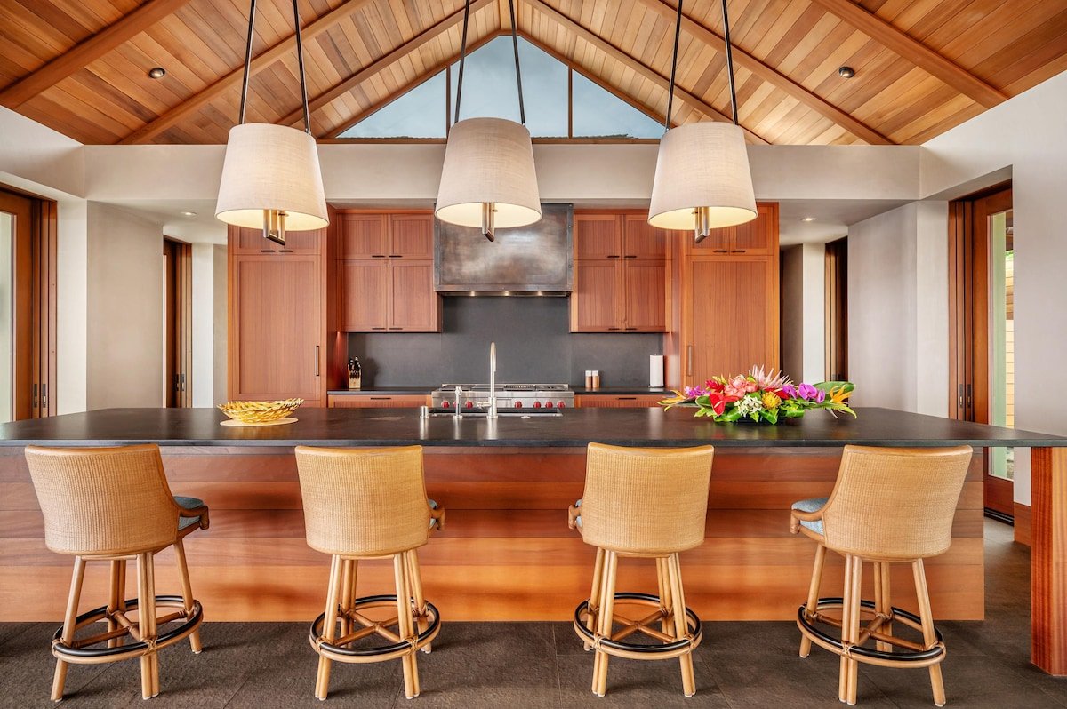 Hale Malie Luxury 4 Bedroom Home w/Private Pool gallery image 5