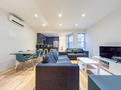 Bright and Renovated 5 Bedroom + 2 Bath in Plateau