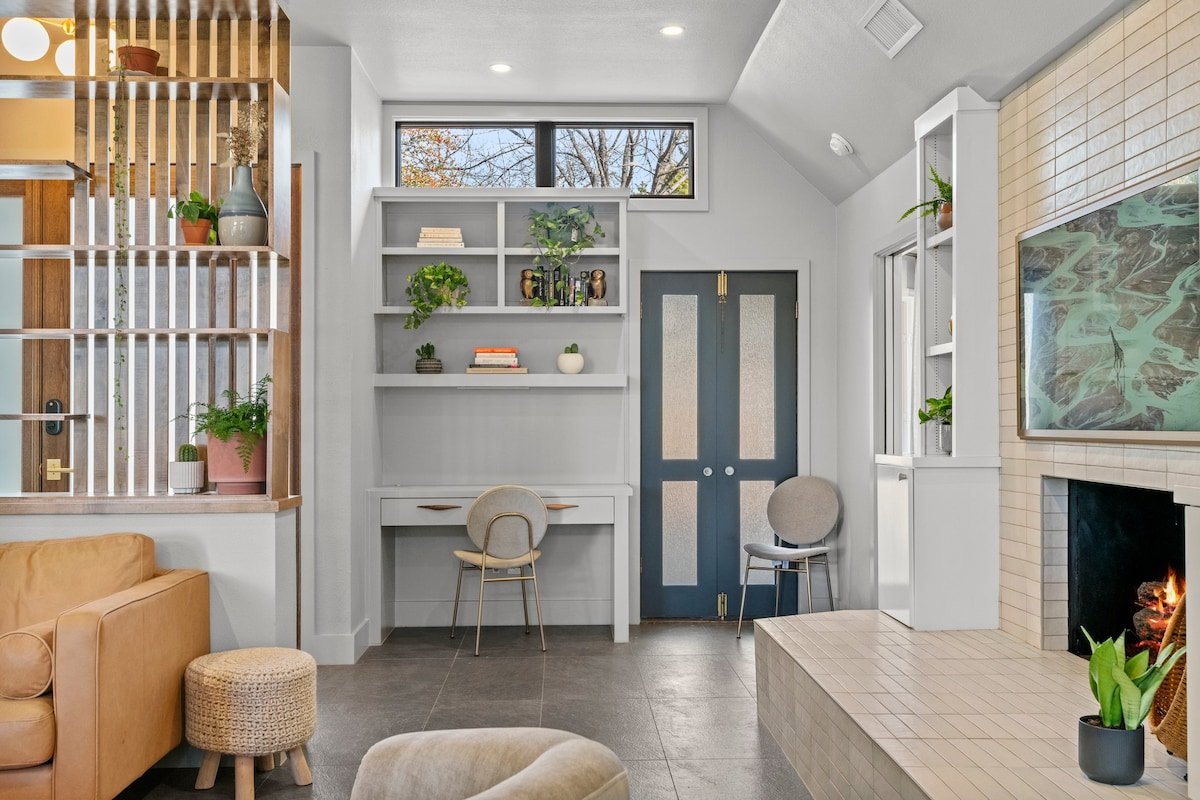 Stylish Hidden Oasis 5 min. from Downtown gallery image 4