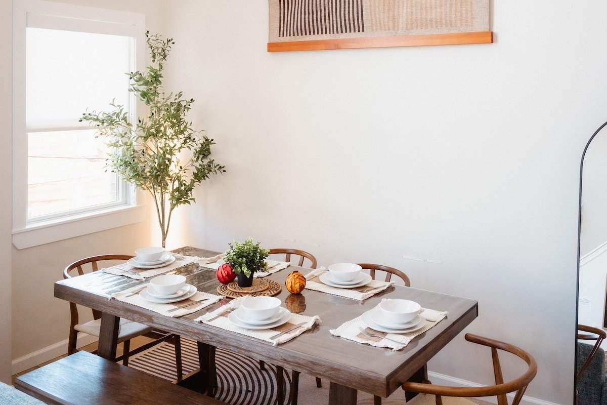 3BR Luxe Rooftop Home | 6 Beds | NYC & EWR Nearby gallery image 5