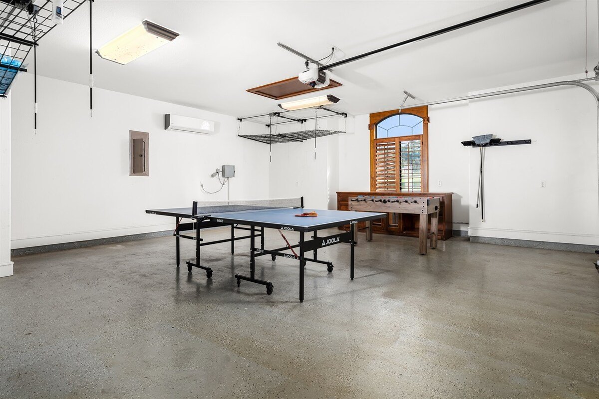 Austin Ridge Escape | Pool, Hot Tub & Fireplace gallery image 3