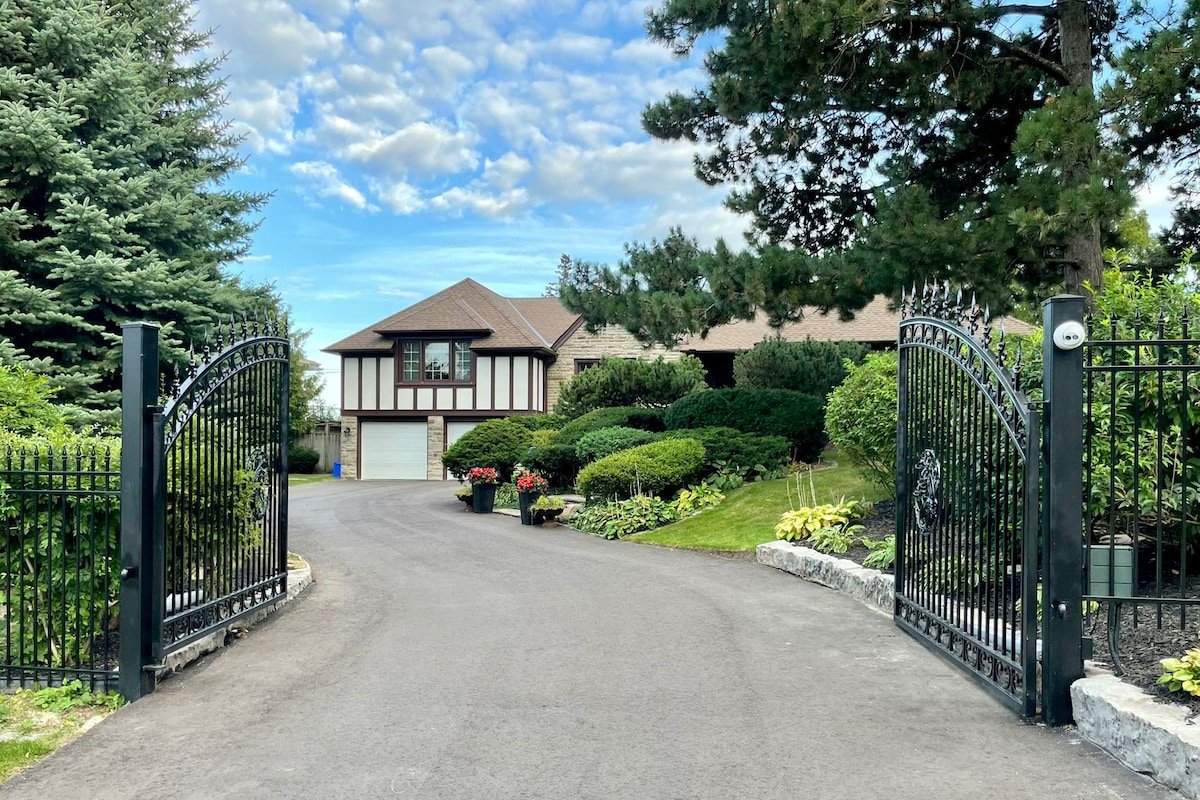 Private Pool Lakeview House gallery image 3