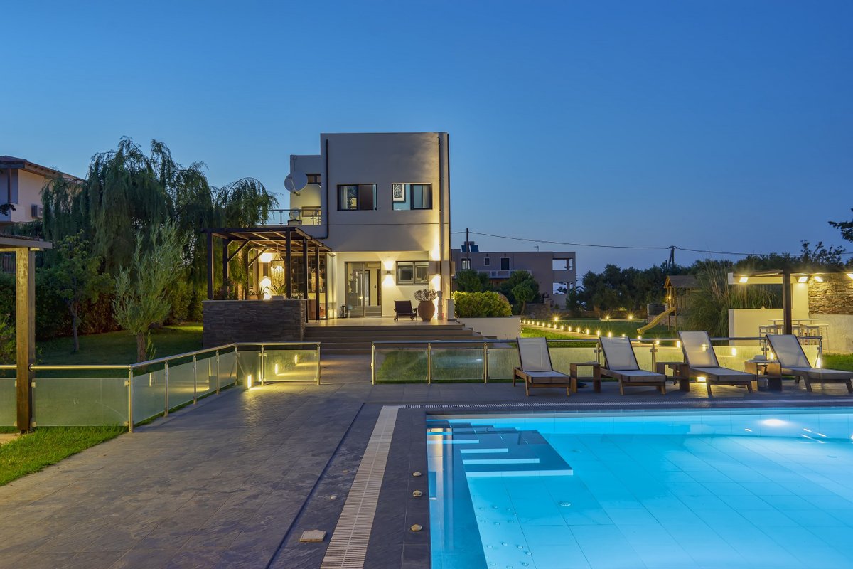 Villa Sfedami – Pool with Children Safety Fence