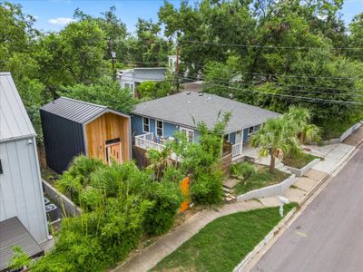Walkable 2-home Eastside Austin Oasis