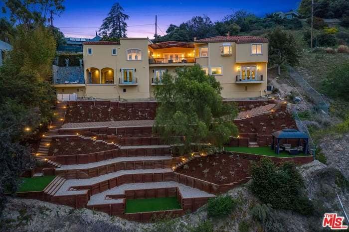 Mansion in the hills near Universal Studios! gallery image 2