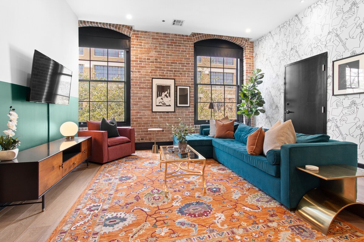 LUX 4BR/4BA Sleeps 12 Walk To Dome & Parade Route! gallery image 2