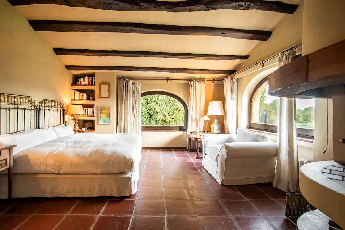 Mas Bou – Where Art Meets Authenticity gallery image 4