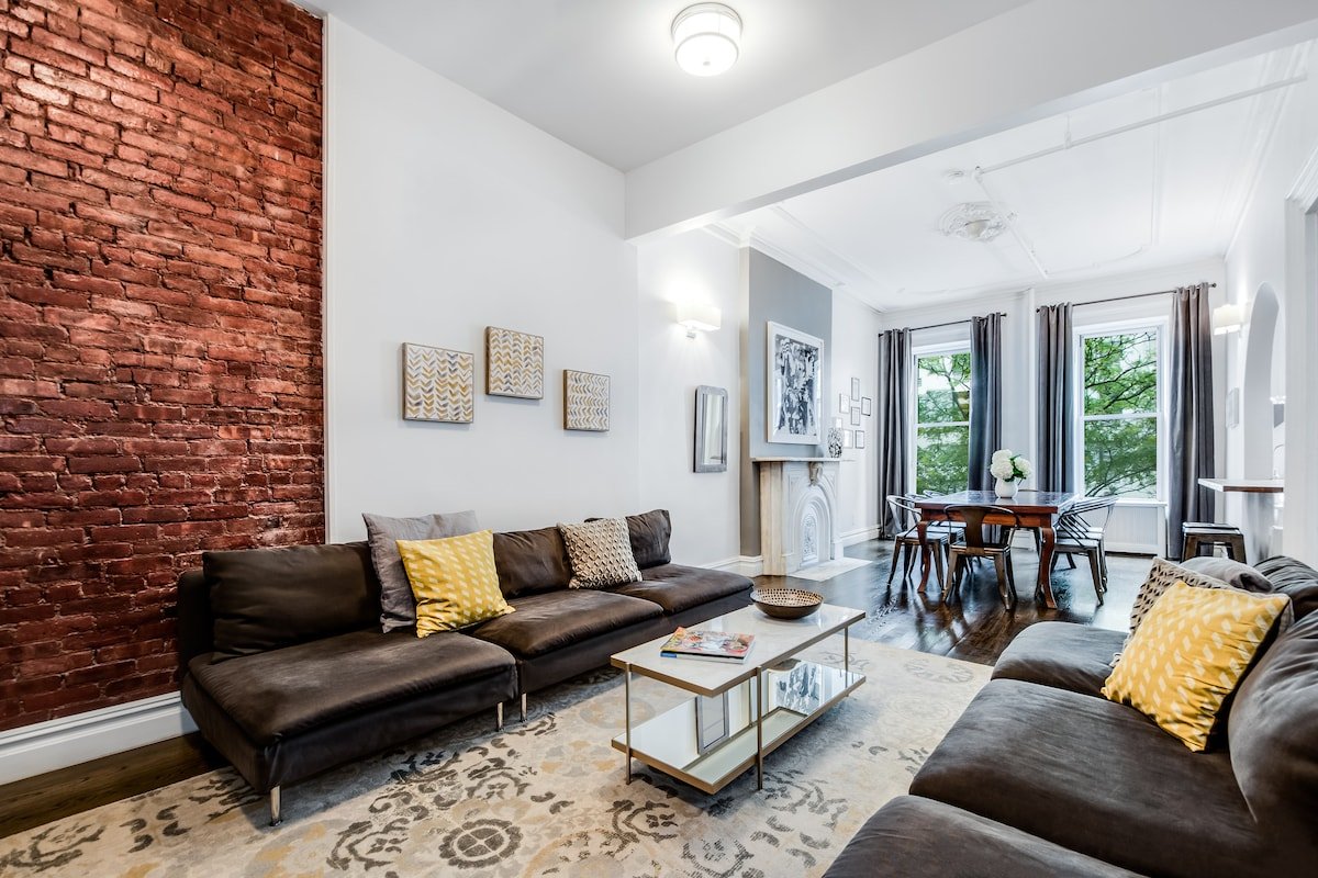 Lux 4 Bedroom Midtown Townhouse- Location Location gallery image 2