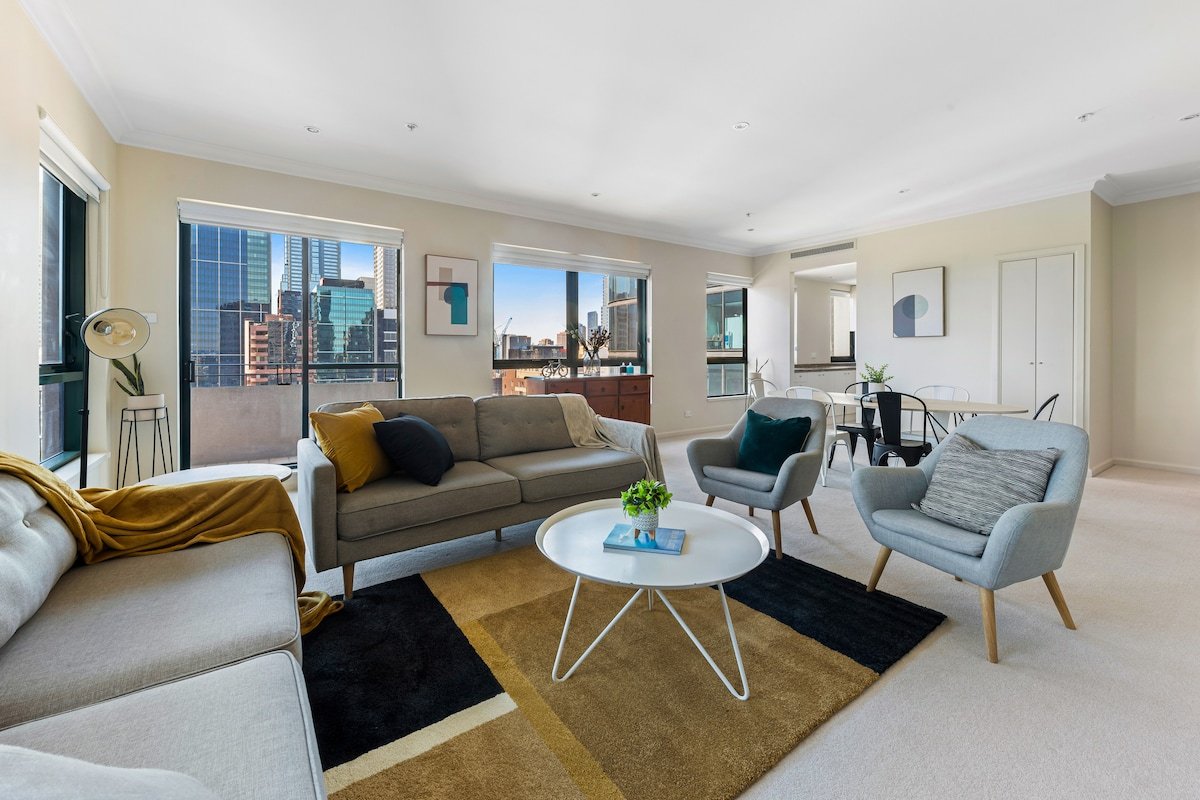 3 Bedroom, 4 Queen Bed, CBD Gem! gallery image 5