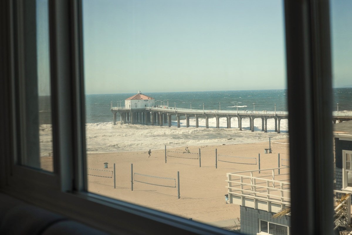 Beachfront Retreat | Luxe Views w/ Parking gallery image 5