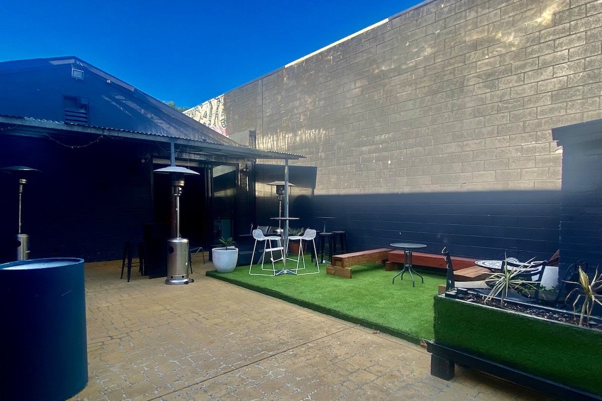 Venue, Party, Entertain, Stay gallery image 4