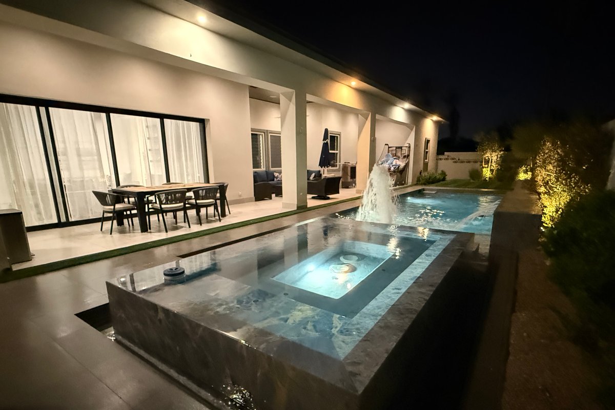 New Listing – Early Bird Deal 5BD/4BA Upscale Home