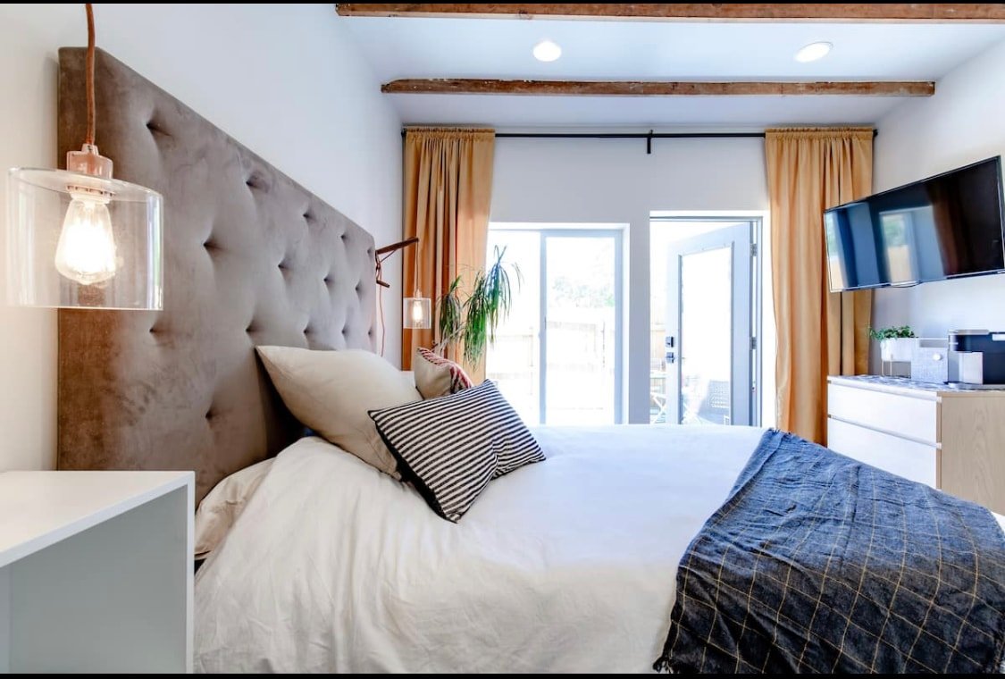 Unique 5* Denver Designer home w/ outdoor Oasis gallery image 5