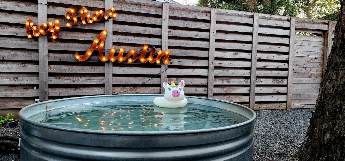 Walk to Rainey & 6th – Pool, Fun for Groups! gallery image 2