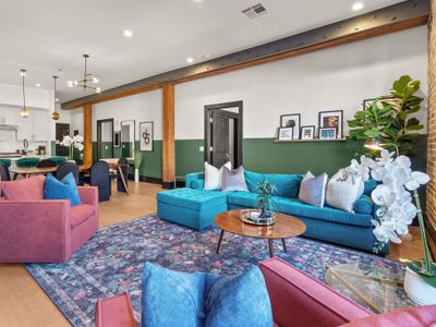 HUGE Downtown 4BD/4BA with 2 Queen Sleeper Sofas!