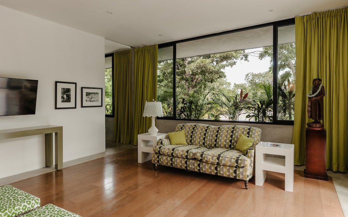 As Seen on Netflix: Tennis, 75ft Pool, Gym, Staff gallery image 5