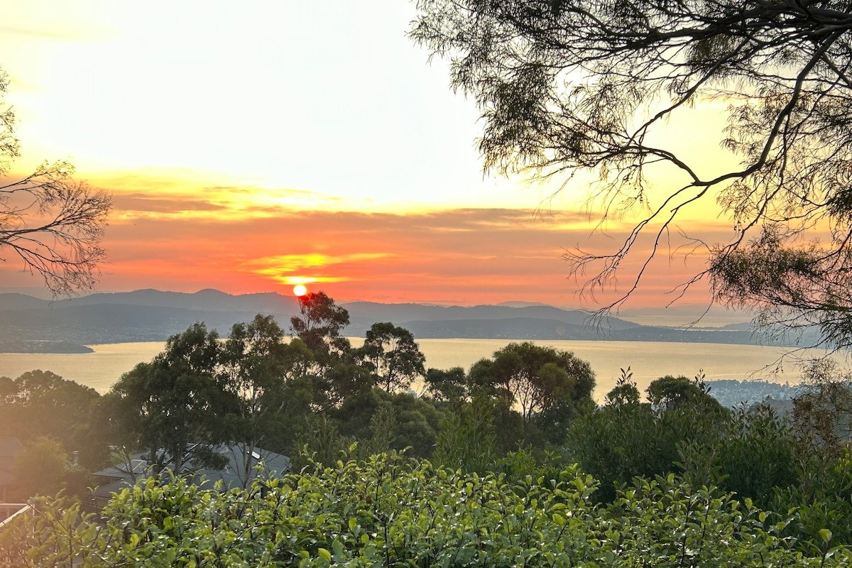 Hillcrest Haven. River Views 10min from Hobart gallery image 2