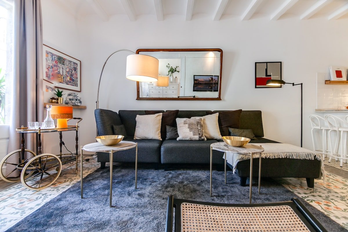 Charming flat next to Ramblas. Daily Cleaning! gallery image 2