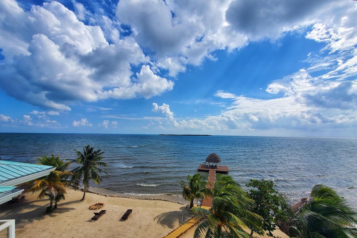 Lucky Duck Villa – Huge Beachfront, Pool and Pier gallery image 4