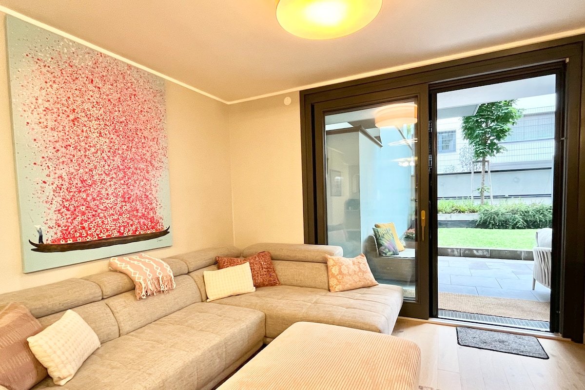 Urban Family Oasis – AC, Garden, BBQ, Free Parking gallery image 2