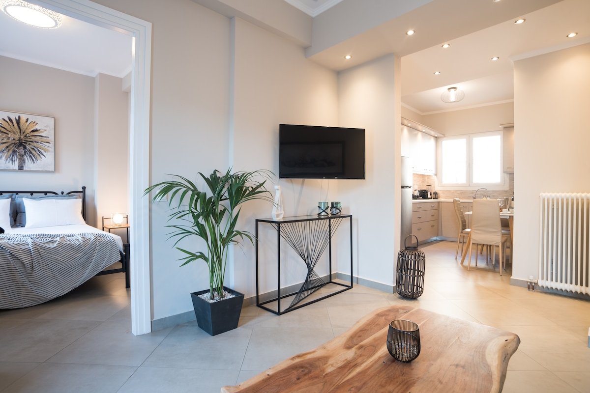 Amazing terrace of Acropolis! 10min walk to Plaka! gallery image 5