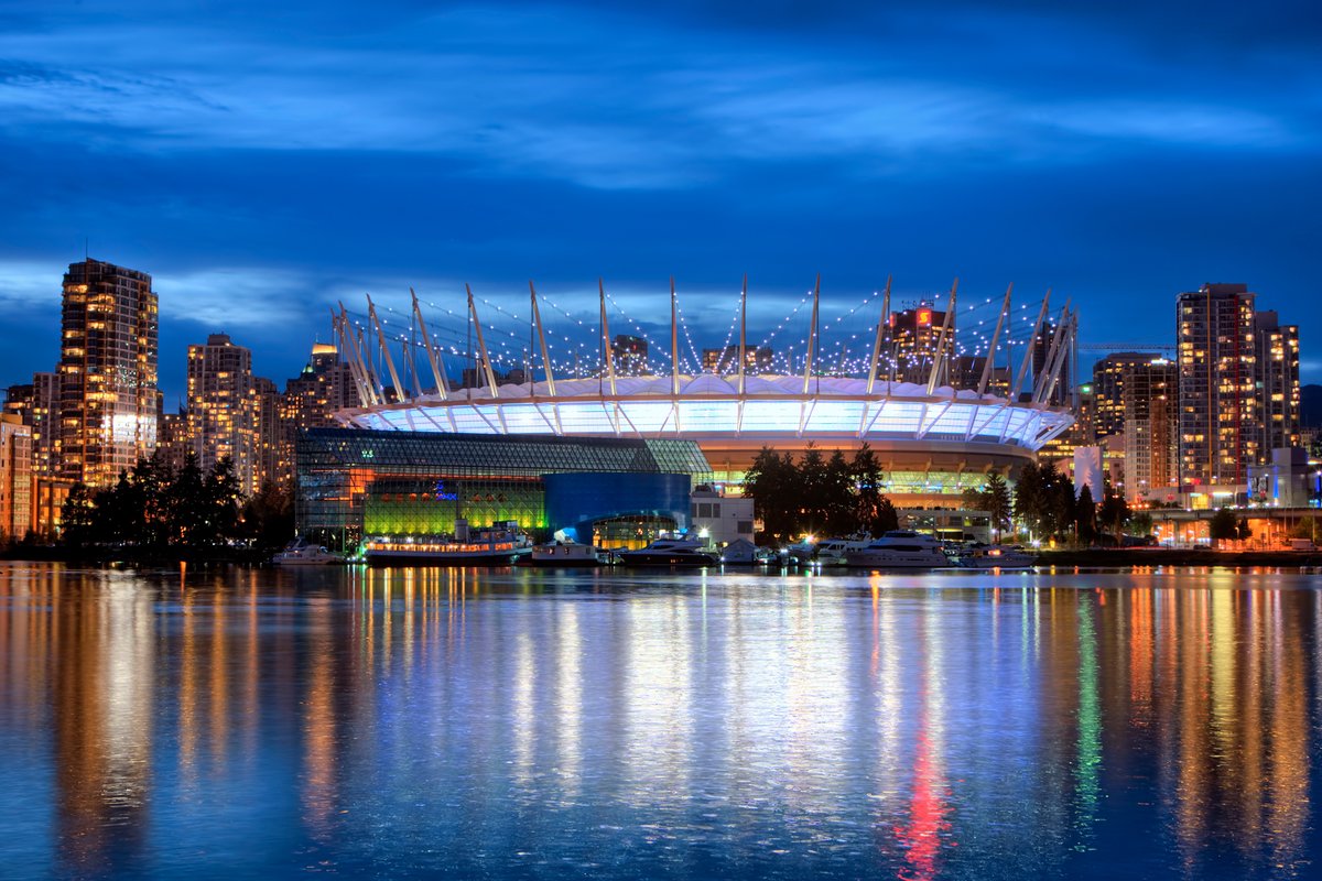 Amazing View,Central Location Apartment w/ Parking