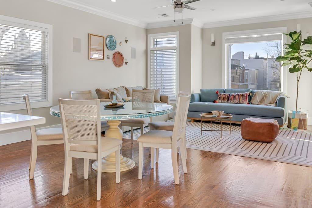 SkyHouse JC – New 3BR Apt w/ Rooftop and Parking gallery image 4