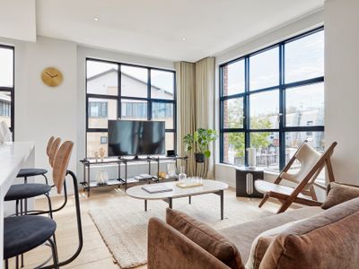 Prem. 2Bed 2Bath Apartment